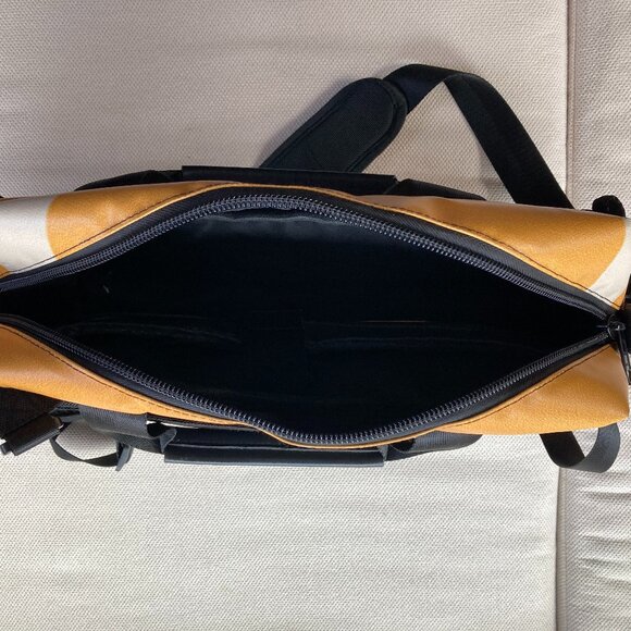 Rareform Manhattan Messenger Bag! - Picture 3 of 4